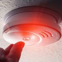 hard wired smoke detectors keep going off