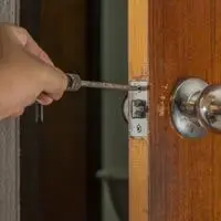 how to fix a door knob that fell off