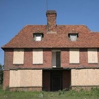 reporting a house that should be condemned