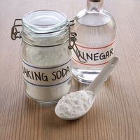 vinegar and baking soda cleaning