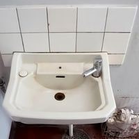 how to clean porcelain sink scratches