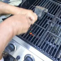 grill won't stay lit