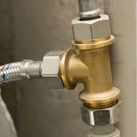 how to seal brass water fittings