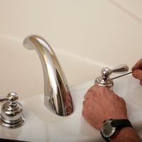 how to replace a two handle bathtub faucet