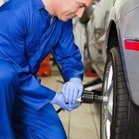 tighten lug nuts without torque wrench