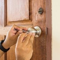 unlock push and twist lock door knob